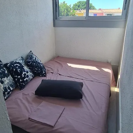 Vog Ou Sur L'ile Des Marinas Au Cap D'agde Agde