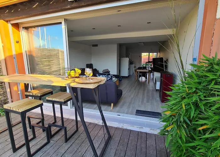 Vog Ou Sur L'ile Des Marinas Au Cap D'agde Villa